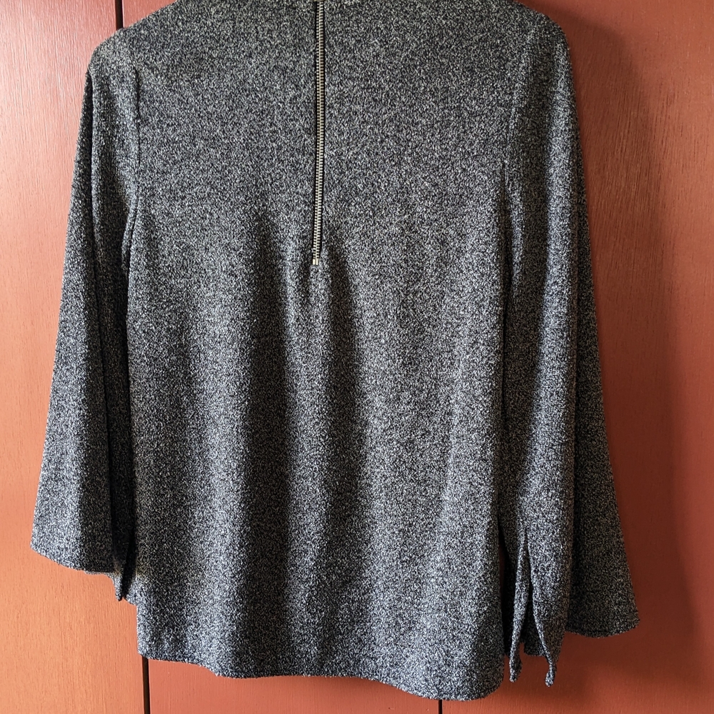 Gray Textured Long Sleeve Top With matching skirt...elastic waisted